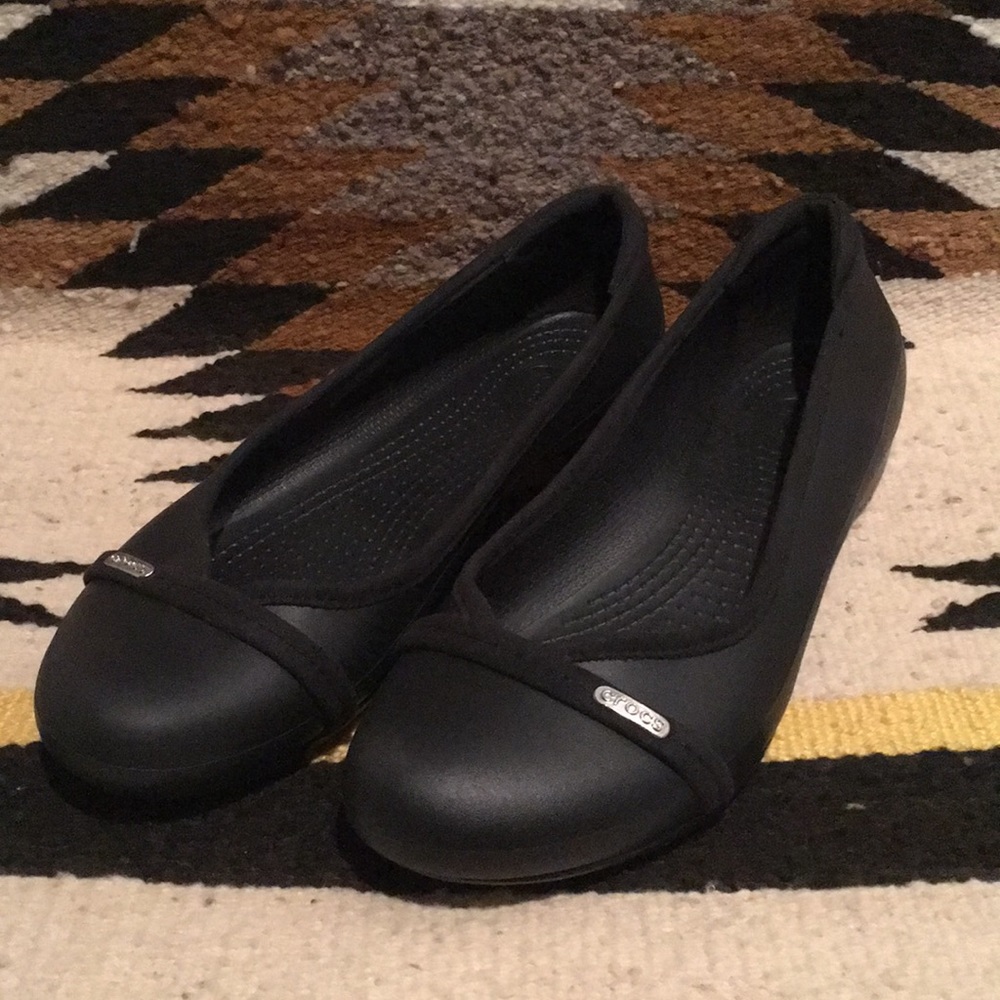 CROCS flats